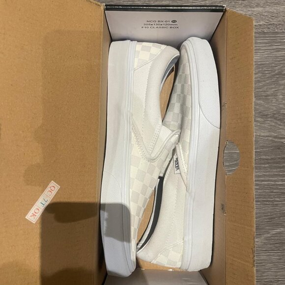 BRAND NEW Vans Classic Slip On True White Mens 9 Womens 10.5 - Picture 2 of 4